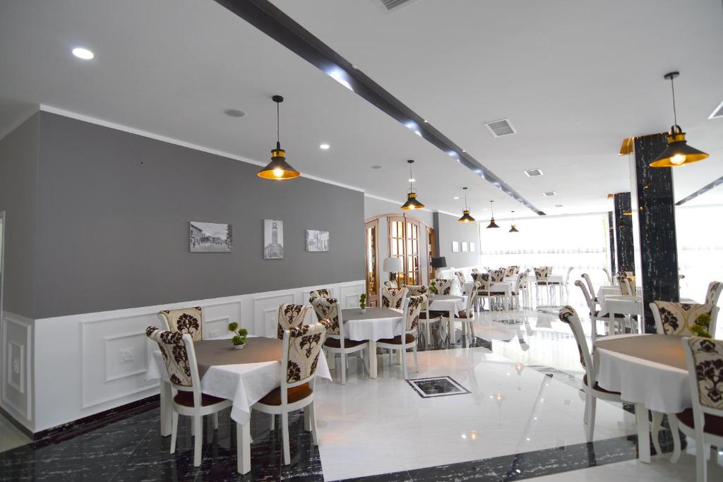 Restaurace v ubytování Monte Mare Hotel