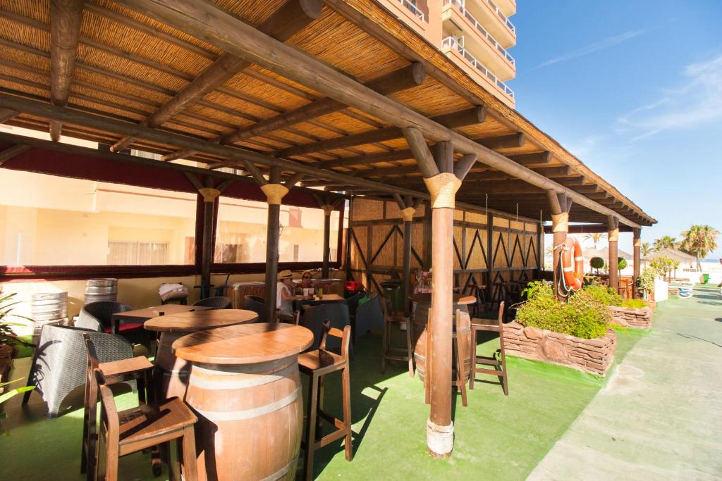 Fotografie z fotogalerie ubytování Hotel Apartamento PYR Fuengirola private sunny pool side v destinaci Fuengirola