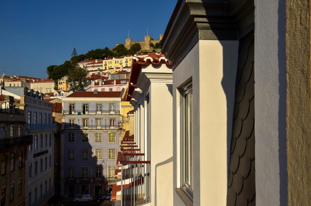 Nespecifikovaný výhled na destinaci Lisabon nebo výhled na město při pohledu z hotelu