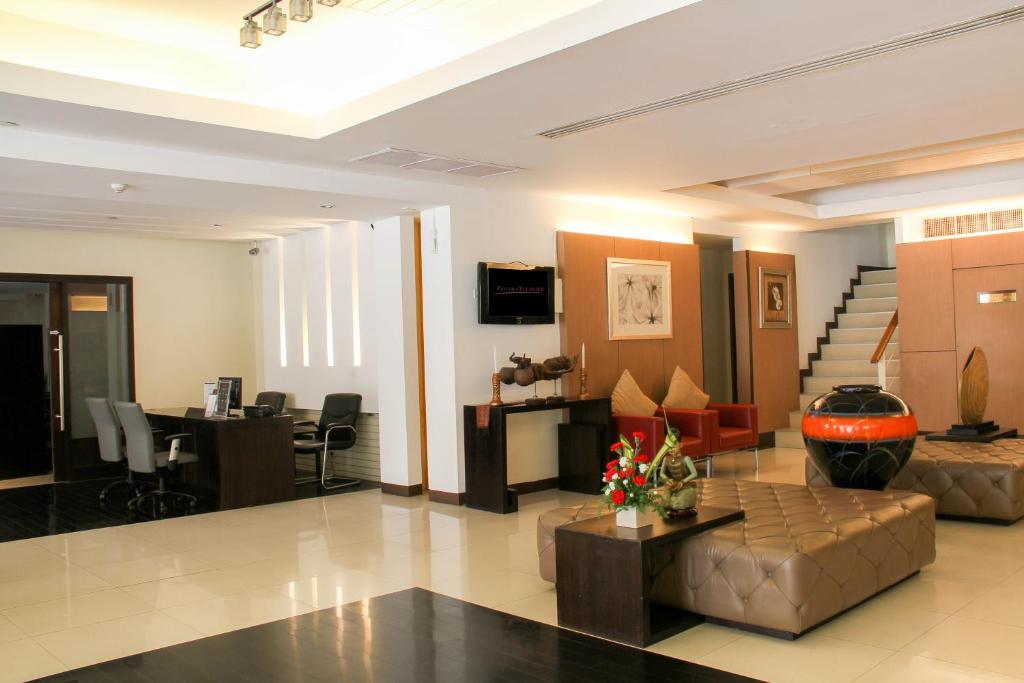 Furamaxclusive Sathorn Renthub In Th