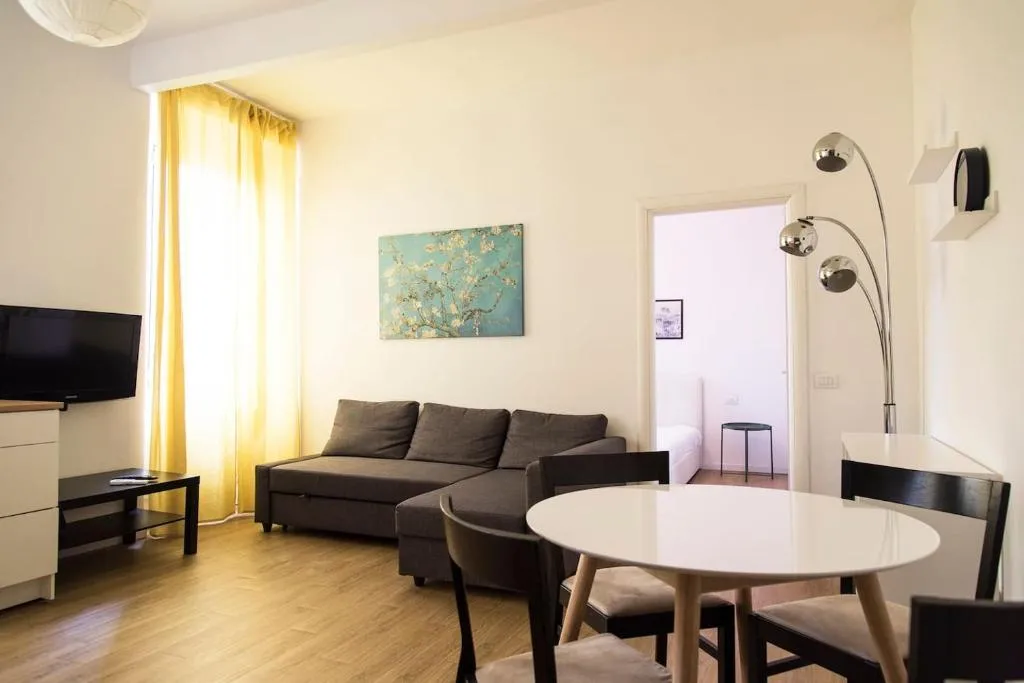 Zen Apartment in Sarpi/Sempione District, Milano, Italia