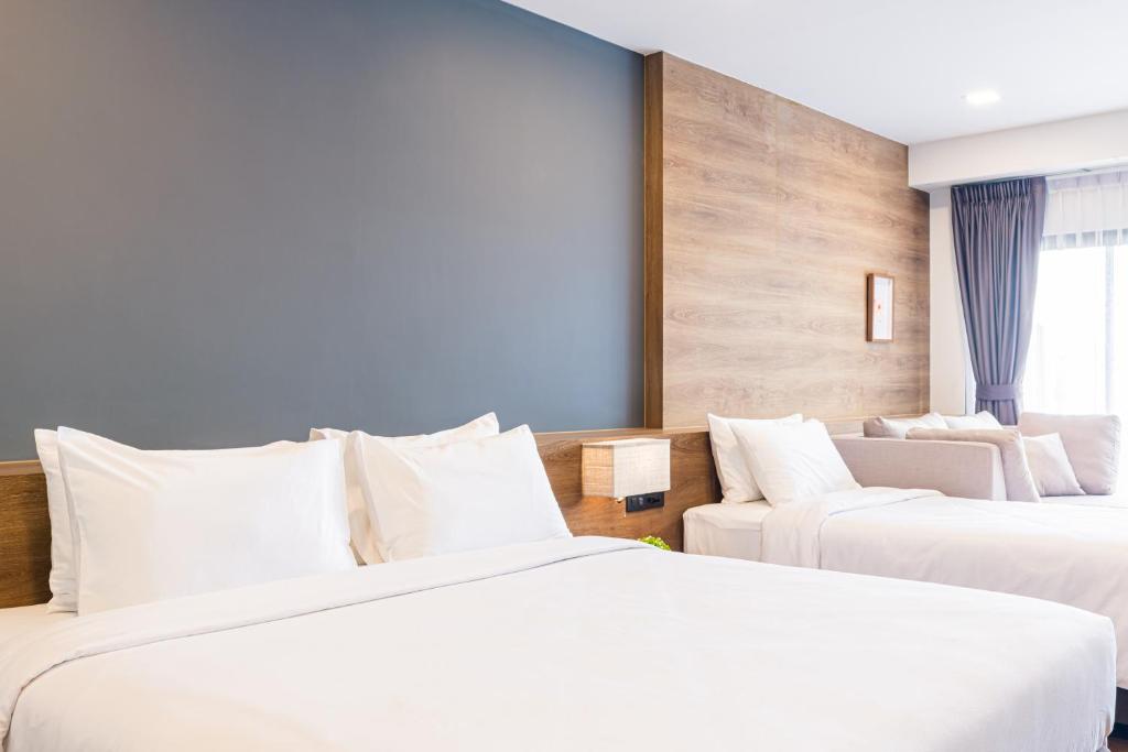 
Family Room with Balcony
