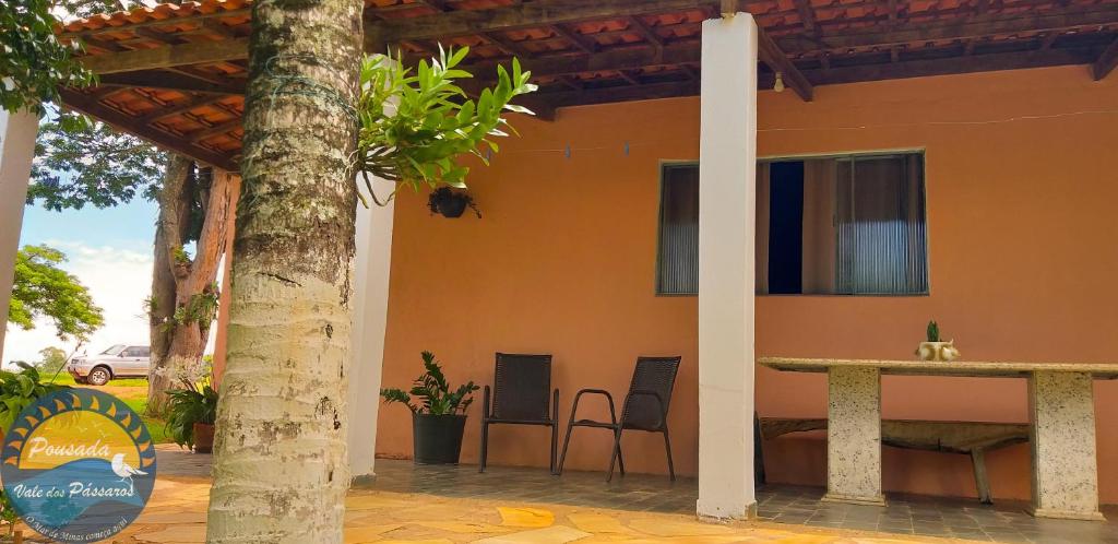  Pousada Vale dos Pássaros