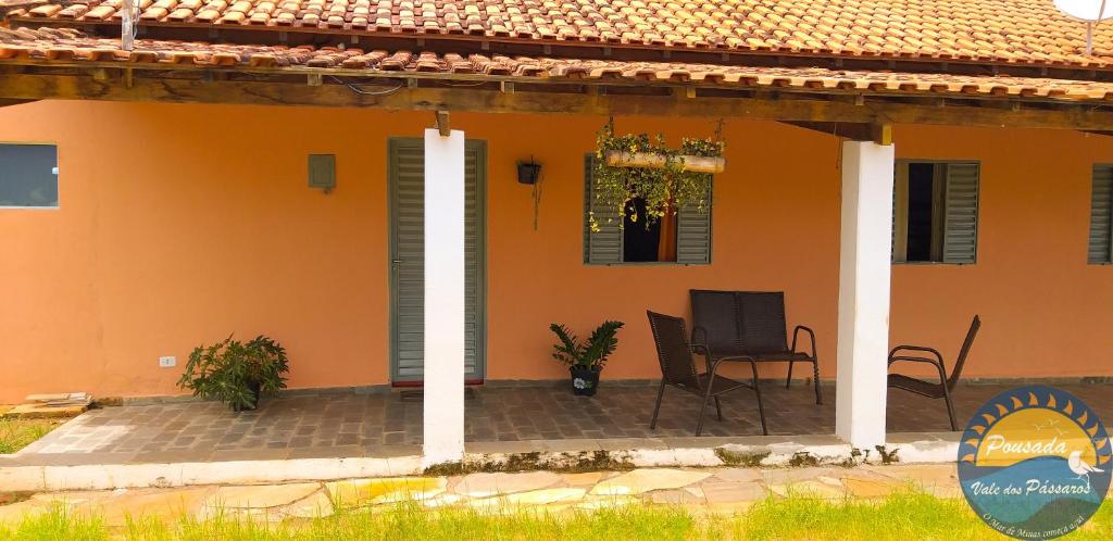  Pousada Vale dos Pássaros