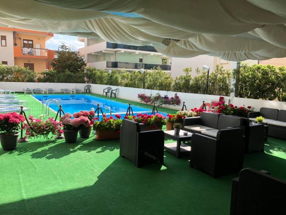 Poolen vid eller i närheten av Hotel City