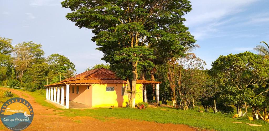  Pousada Vale dos Pássaros