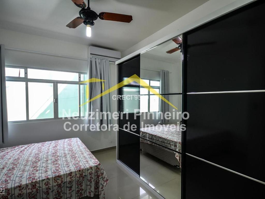  Casa com 3 dormitórios no Centro de Bombinhas.
