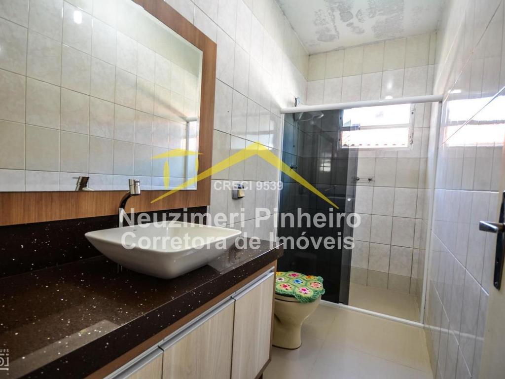  Casa com 3 dormitórios no Centro de Bombinhas.