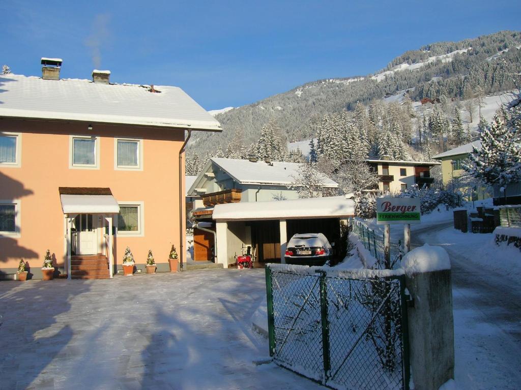 Nespecifikovaný výhled na hory nebo výhled na hory při pohledu z apartmánu