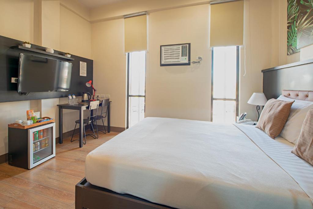 Achievers Airport Hotel - Deluxe Double Room