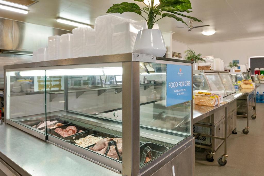 Supermarket nebo jiné obchody v  kempu nebo okolí