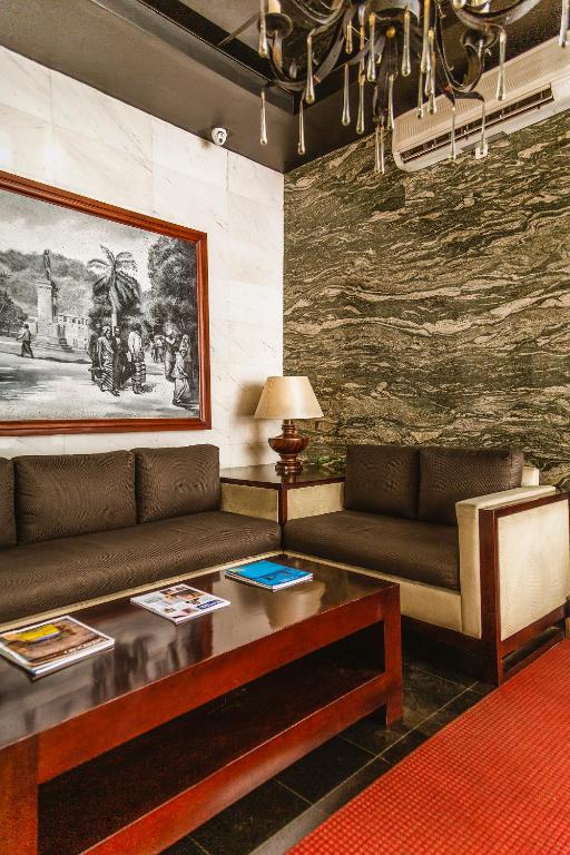 Posezení v ubytování Kandy City Hotel by Earl's