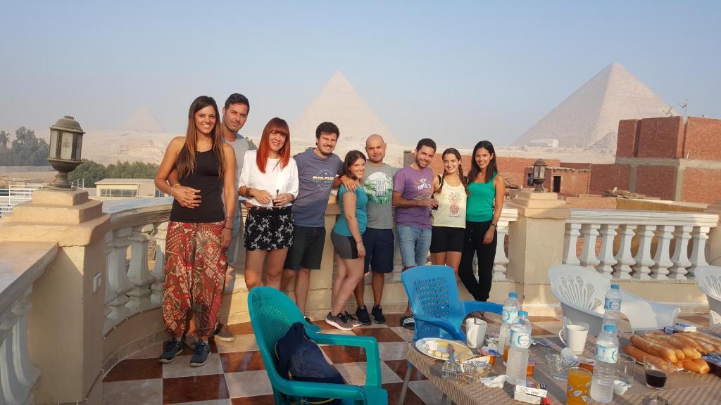Hostia v ubytovaní Royal Pyramids Inn