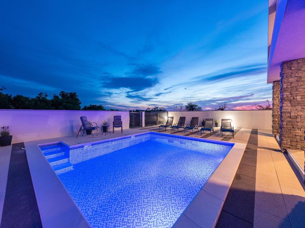 Basen w obiekcie Villa Contessa lub w pobliżu