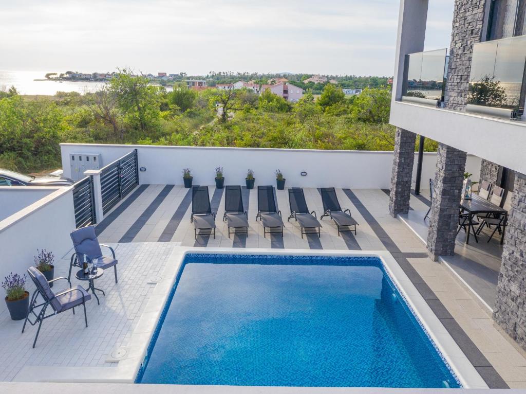 Basen w obiekcie Villa Contessa lub w pobliżu