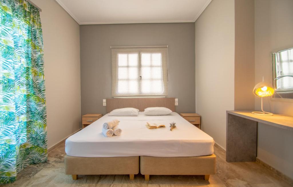 Mare Dentro Kalamaki Beachroad Apts by 