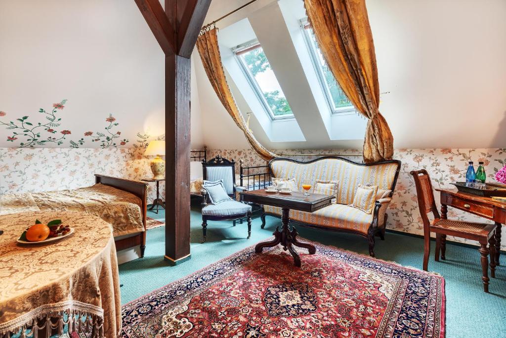 Dwór Giemzów Hotel - Autostrada A1 - Resim 20