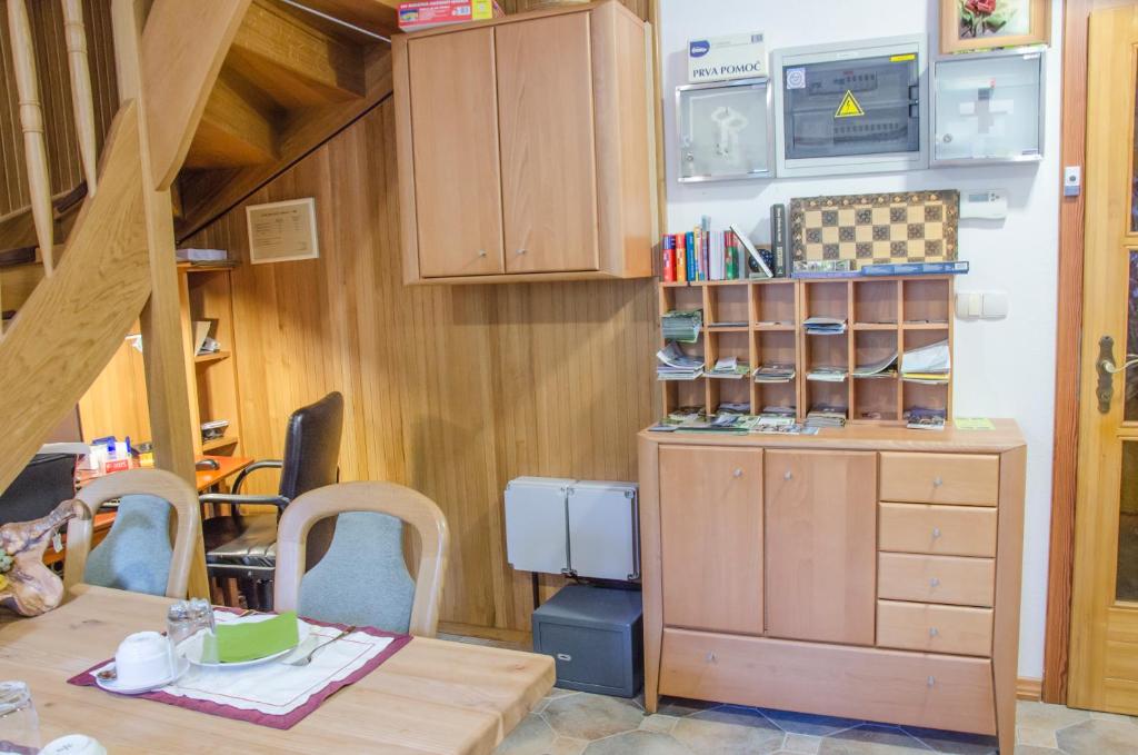 Kuchyň nebo kuchyňský kout v ubytování Miškar Rooms