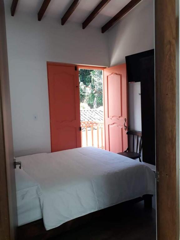 Hotel Saval Jerico - 阳台的双人间