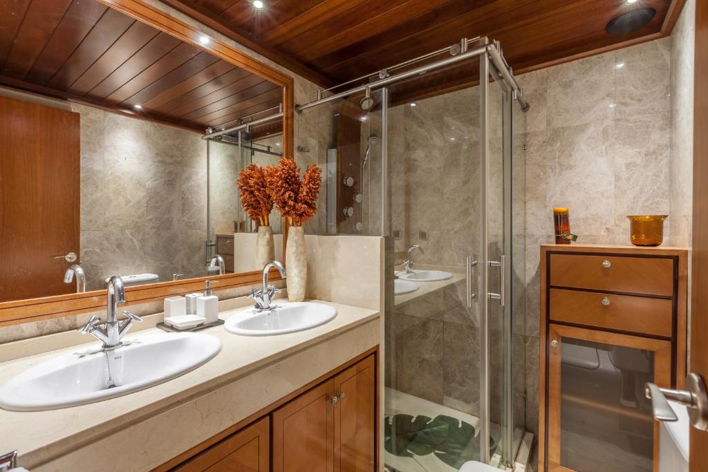 A bathroom at Atico de lujo en Aguilas