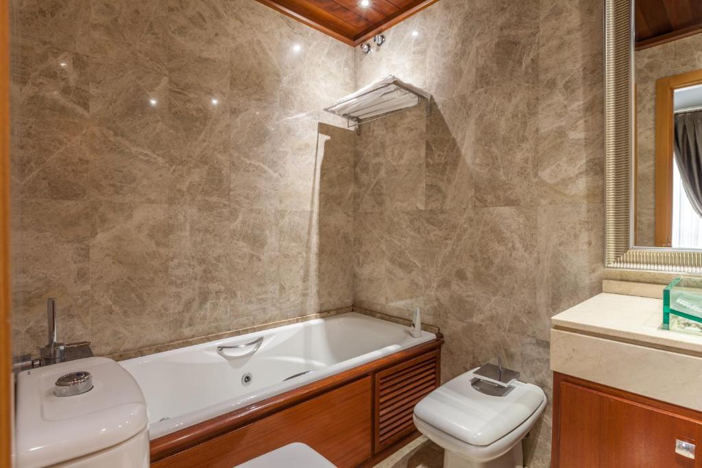 A bathroom at Atico de lujo en Aguilas