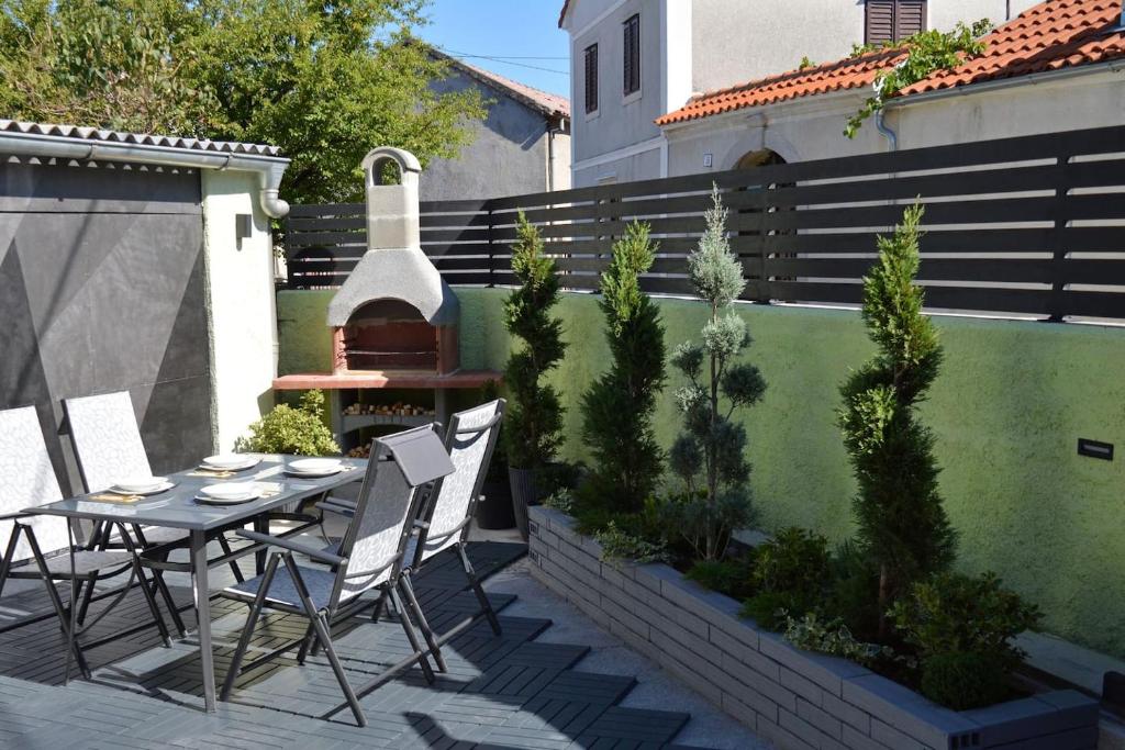 Vonkajšia záhrada v ubytovaní Amarena Holiday Home in Škrljevo