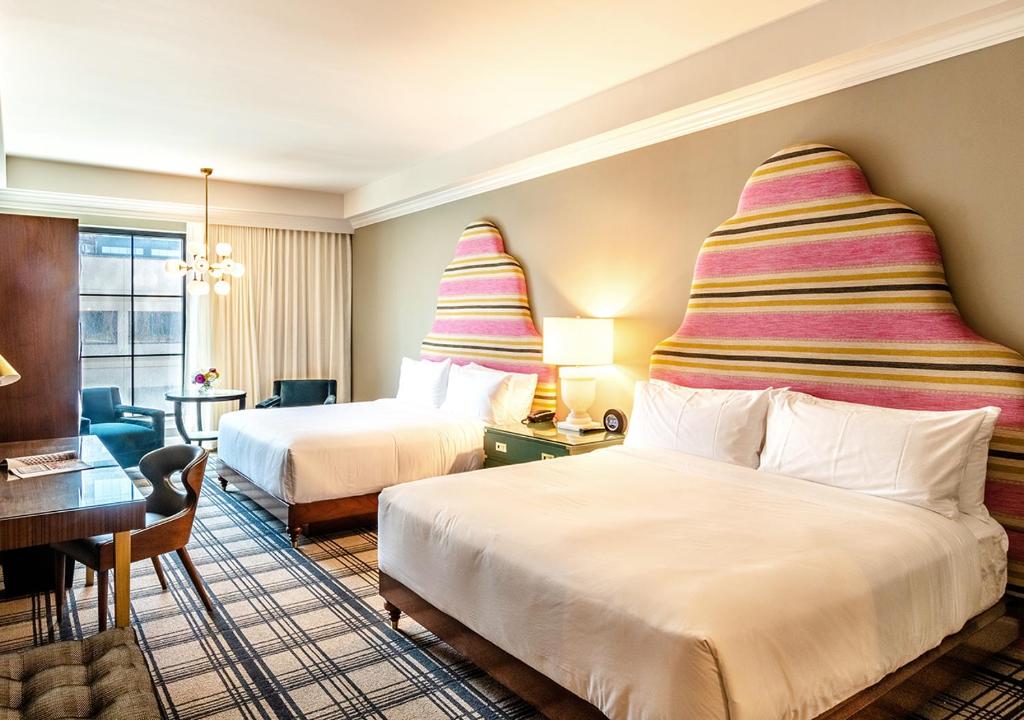 Postel nebo postele na pokoji v ubytování Hotel ZaZa Austin