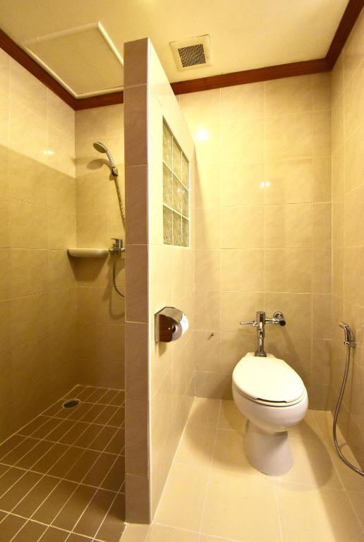 لابی و فضای عمومی Dynasty Inn Pattaya - تصویر ۵