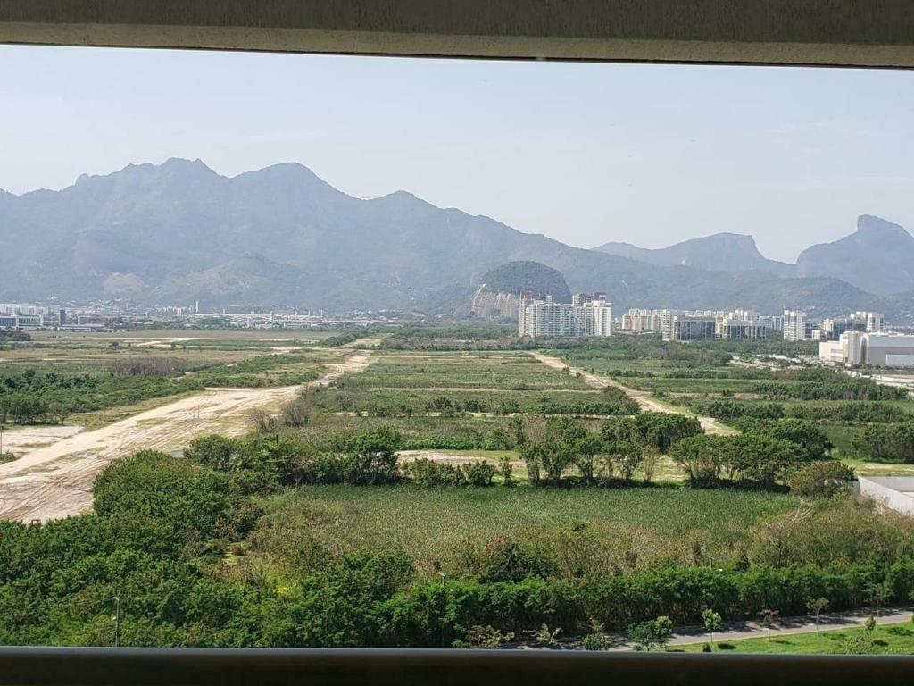  Mountain view newly furnished luxury apartment in Reserva Jardim