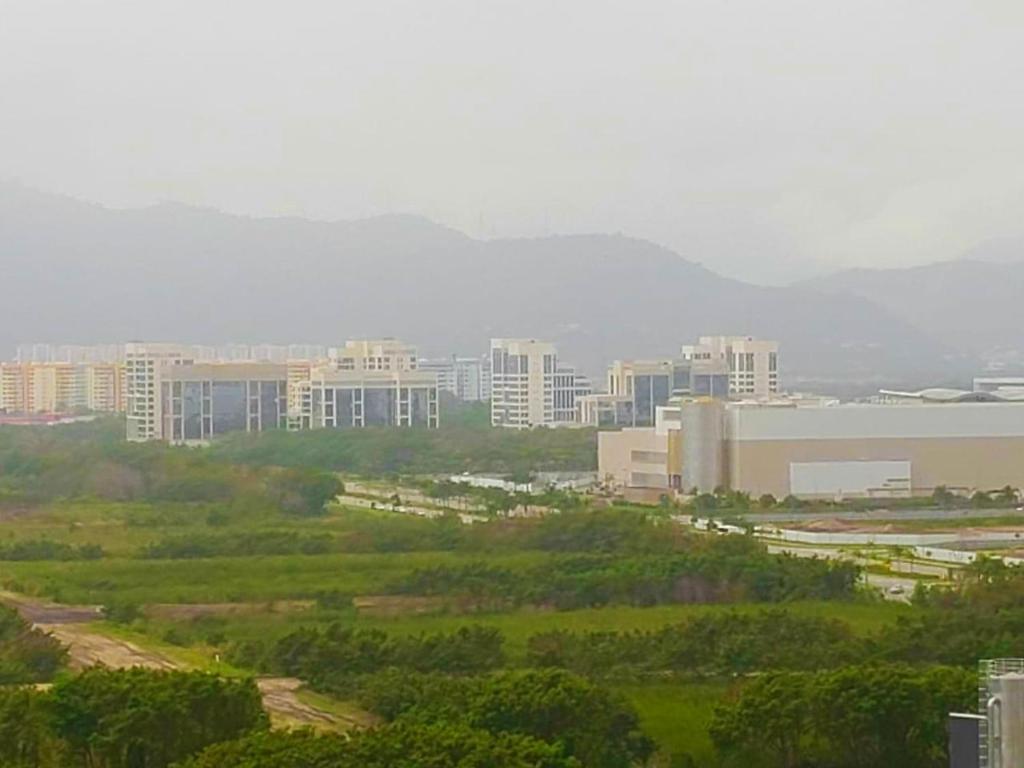  Mountain view newly furnished luxury apartment in Reserva Jardim