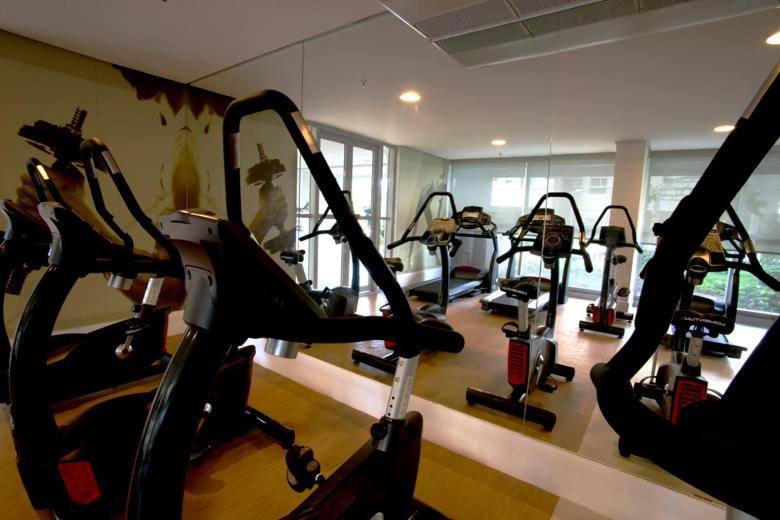  Mountain view newly furnished luxury apartment in Reserva Jardim