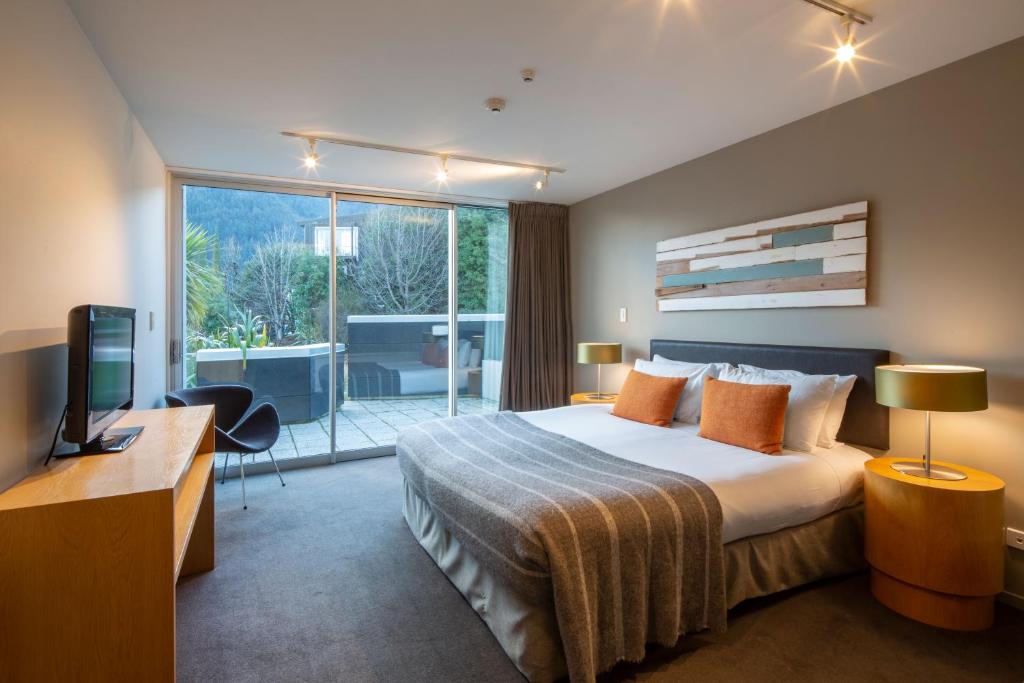 Kent Street Apartments - Element Escapes - Two-Bedroom, Two Bathroom Apartment With View