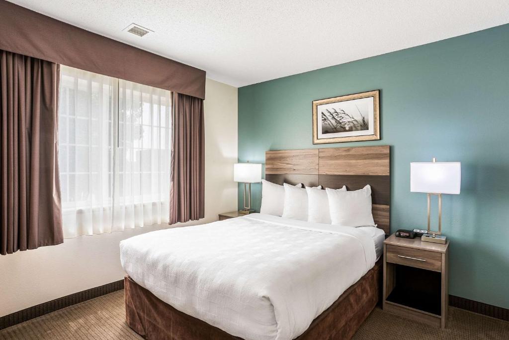 MainStay Suites Cedar Rapids North - Marion - Suite Con Dos Camas Queen - Accesible/no Fumar
