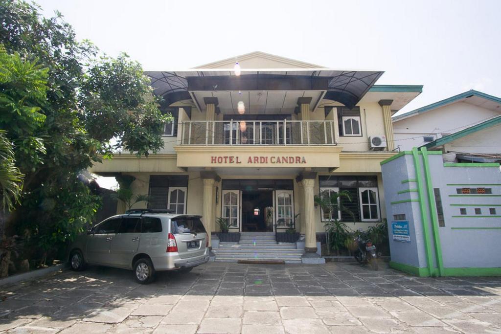 RedDoorz Syariah @ Jalan Gajah Mada - отзывы и видео