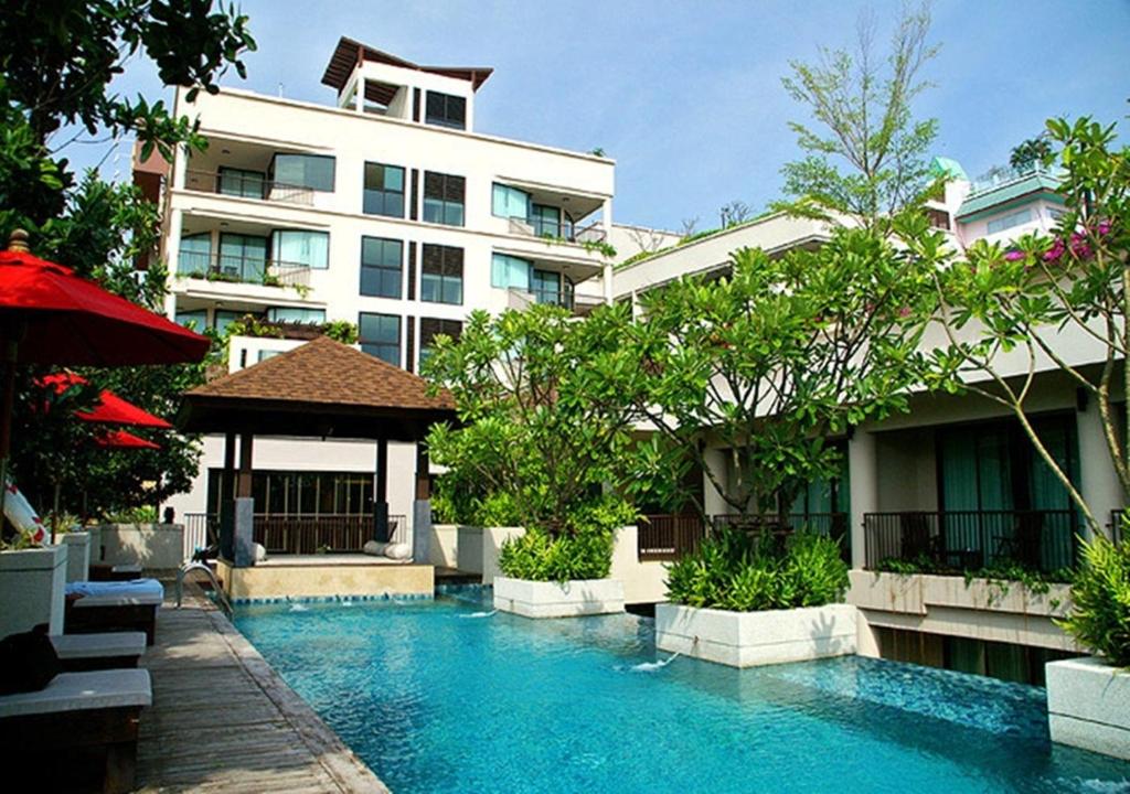 Bazén v ubytování Tara Mantra Cha-Am Resort nebo v jeho okolí