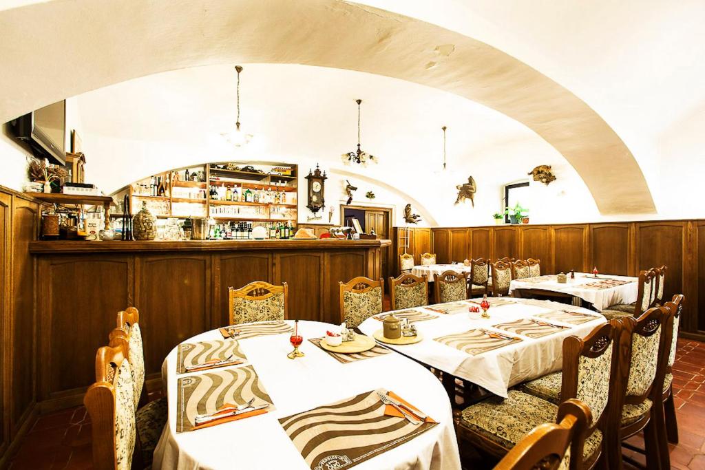 Restaurace v ubytování Pension U Dvou čápů