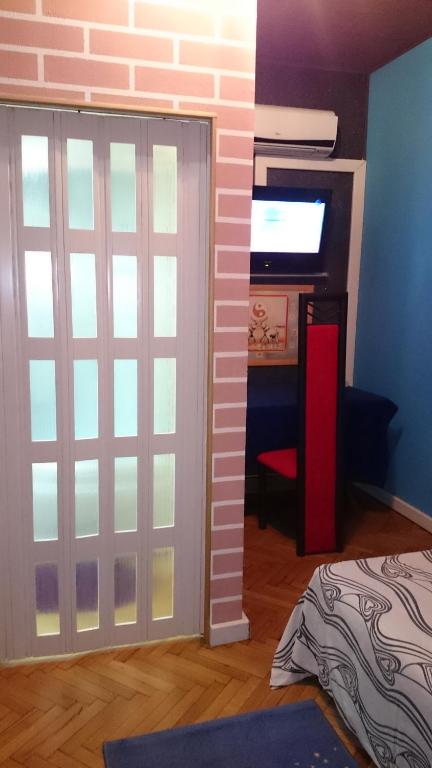 Rimini Club Inn & Suites - Standard Single Room With Shower