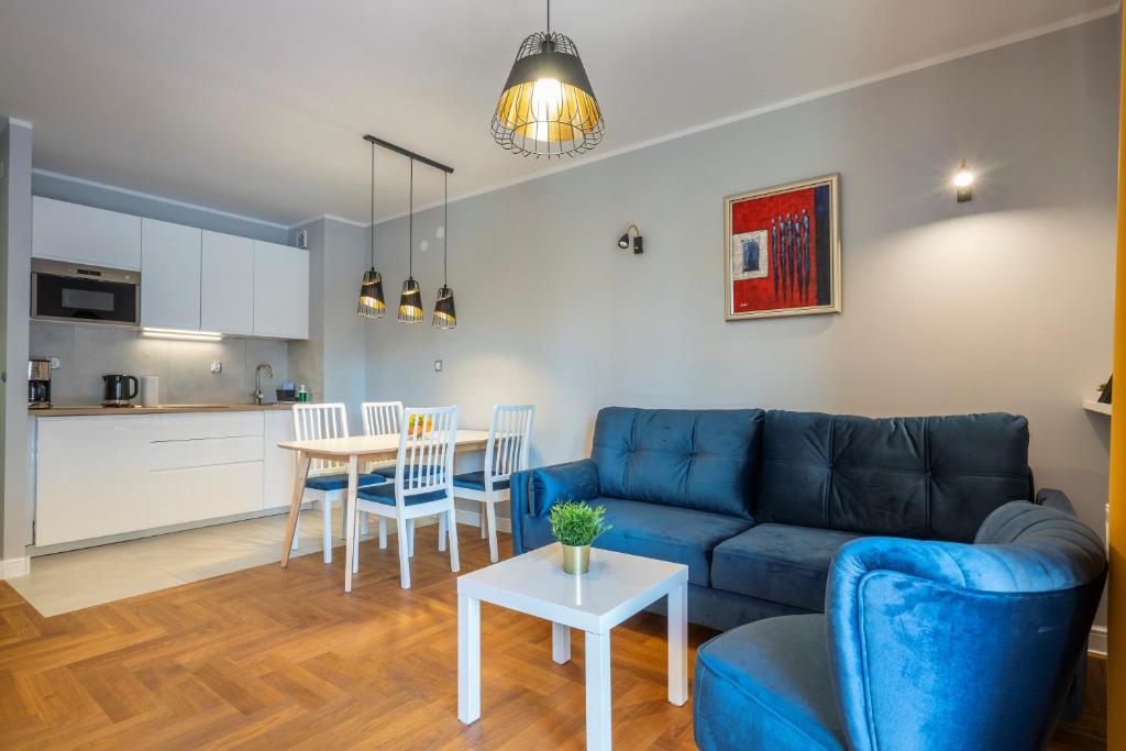 Kuchnia lub aneks kuchenny w obiekcie RentPlanet - Apartamenty Szrenica