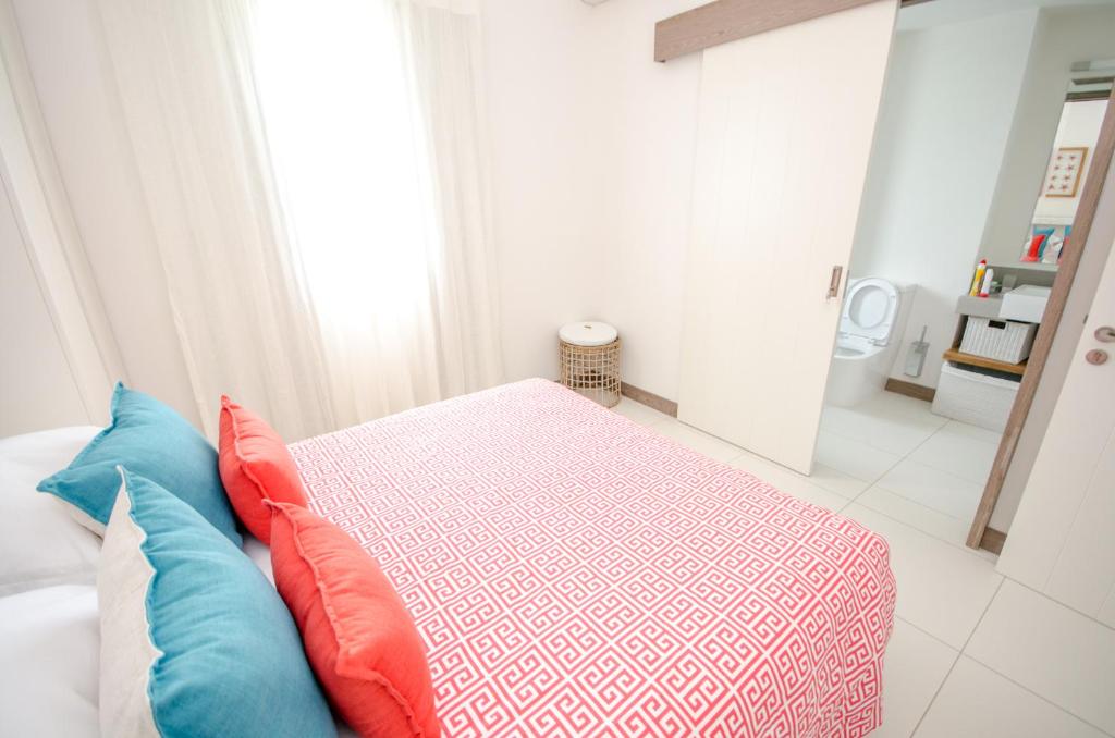Postel nebo postele na pokoji v ubytování L'Escale 3 bedrooms Sea View and Beachfront Suite by Dream Escapes