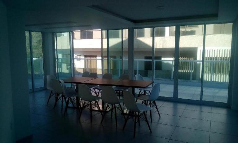  Apartamento com vista para o mar