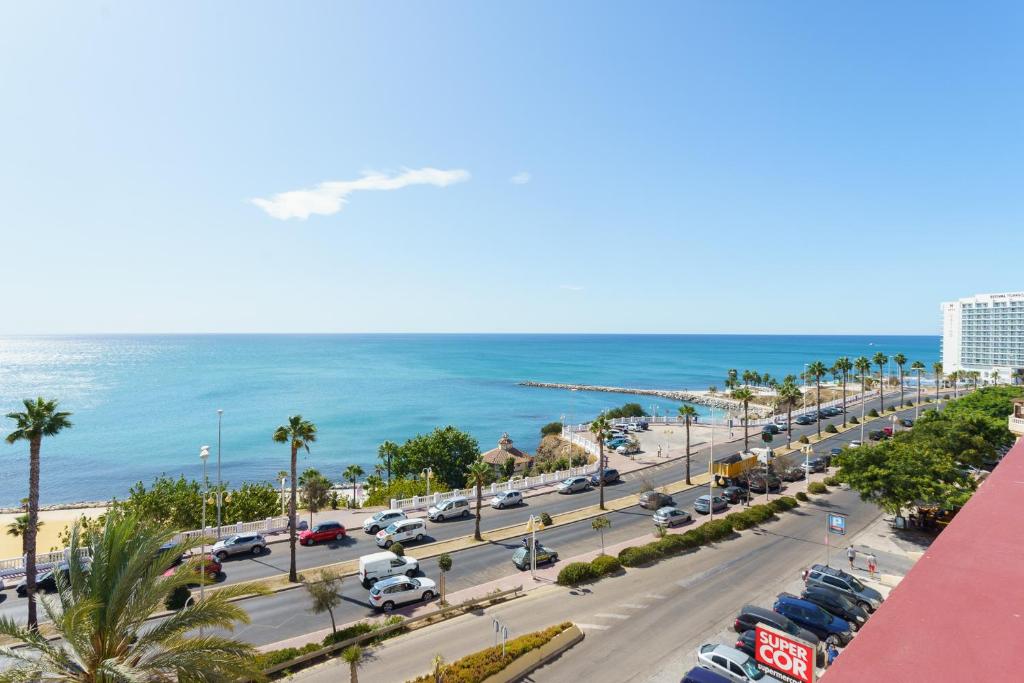 Spacious apartment on the Beach, Benalmádena – Updated 2022 ...