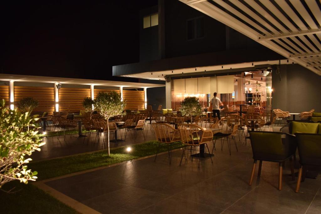 BluePoint Hotel - Image 8