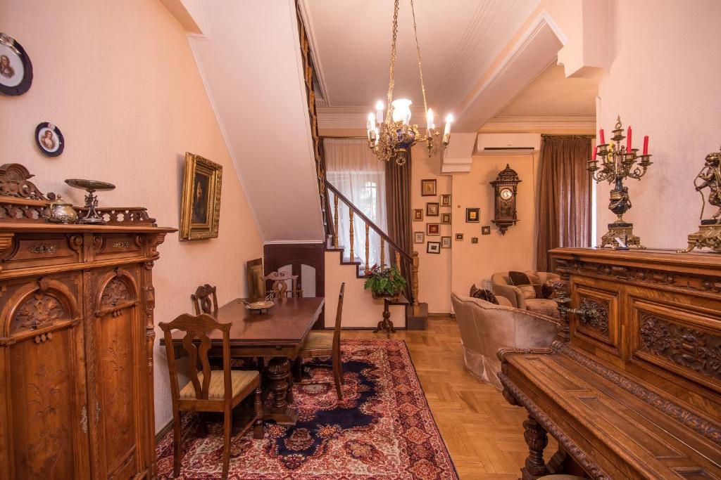 Lia's Guest House photo