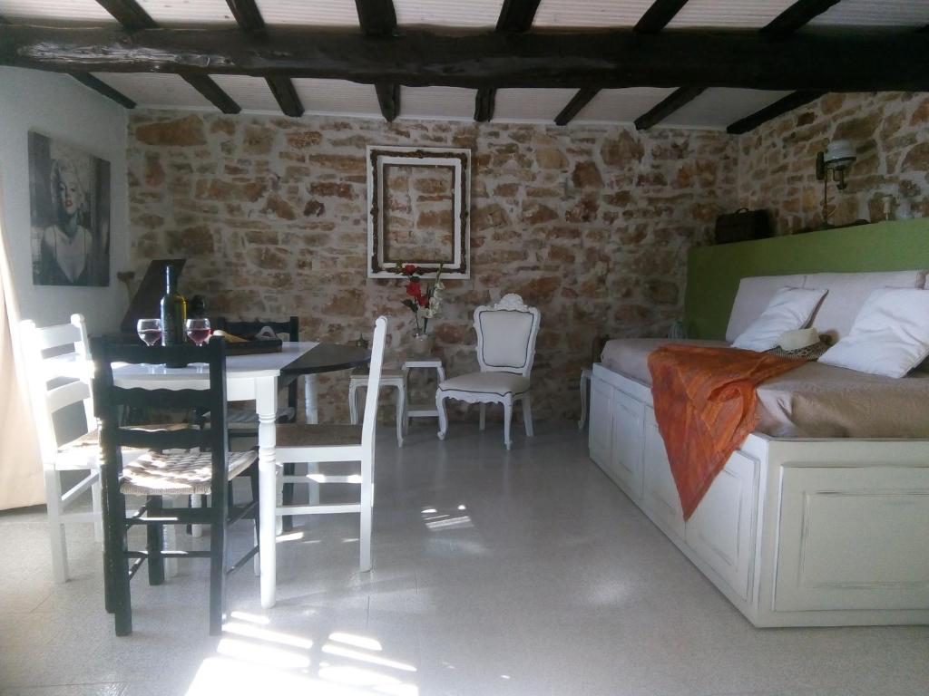 "Aristidis Stone House"