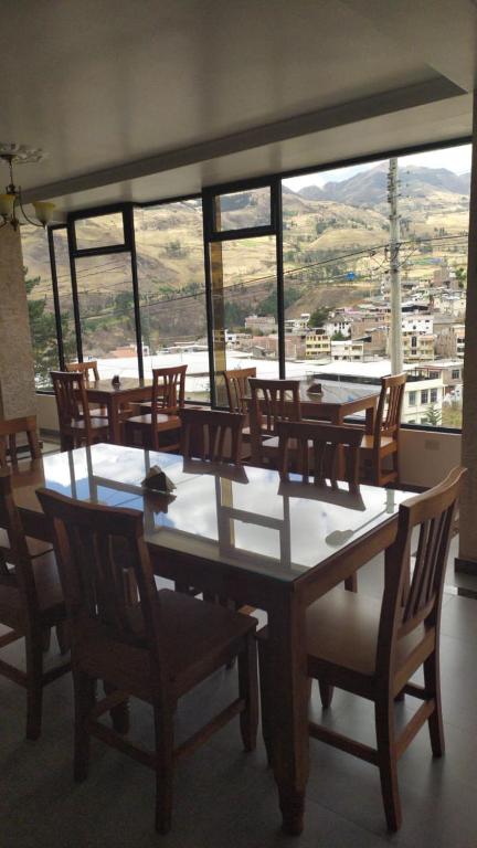 Nespecifikovaný výhled na hory nebo výhled na hory při pohledu z hotelu
