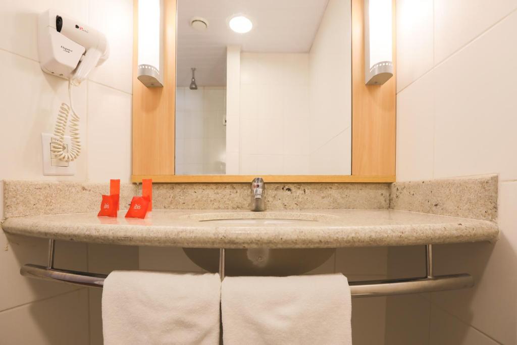 ibis Montes Claros Shopping