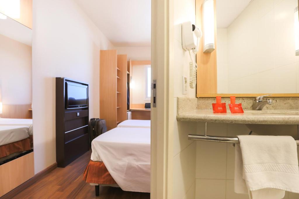  ibis Montes Claros Shopping