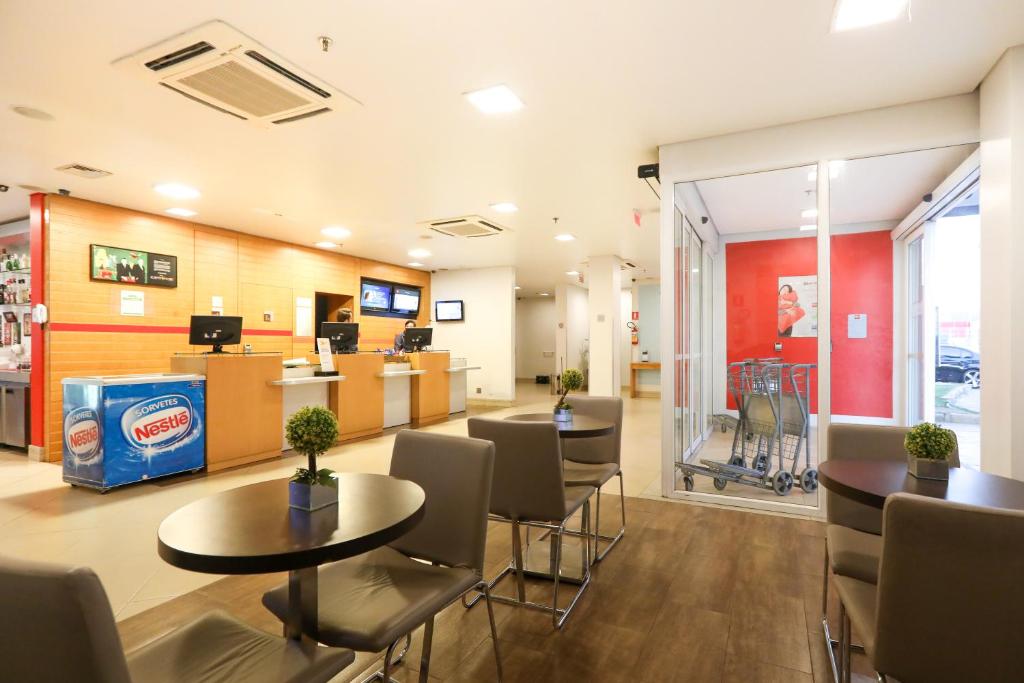  ibis Montes Claros Shopping