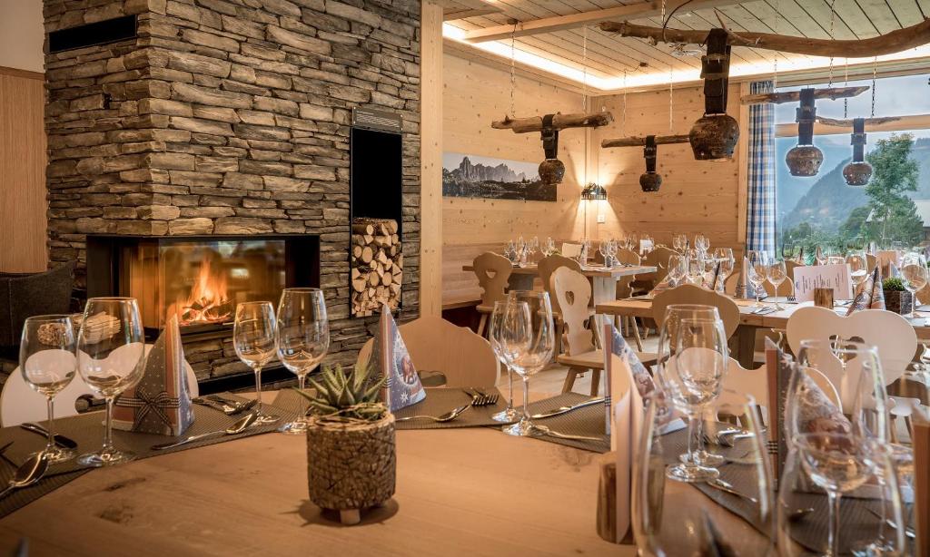 Gadmer Lodge - dein Zuhause in den Bergen餐厅或其他用餐的地方