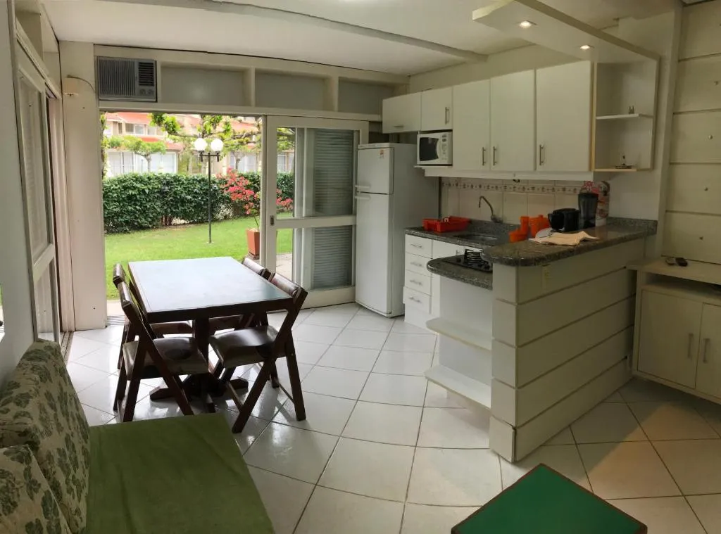 Apartamento 05 Atlântico Jurerê - Quanto mais Perto da Praia Melhor, Florianópolis, Brazilia